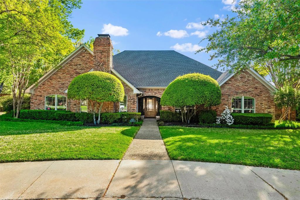 6302 Glenhollow Court, Dallas