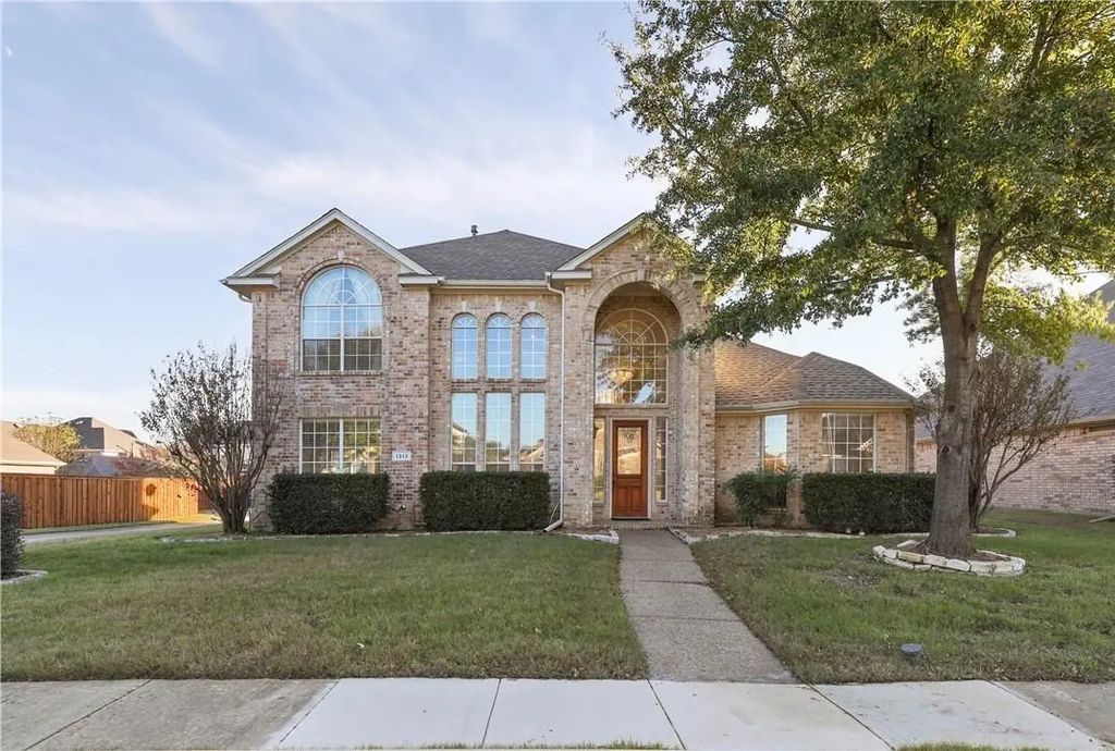 1313 Bradbury Drive, Carrollton
