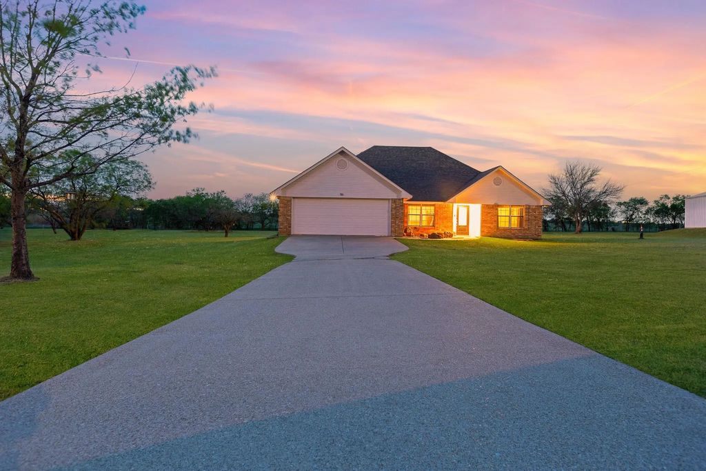 116 Creekview Circle, Maypearl
