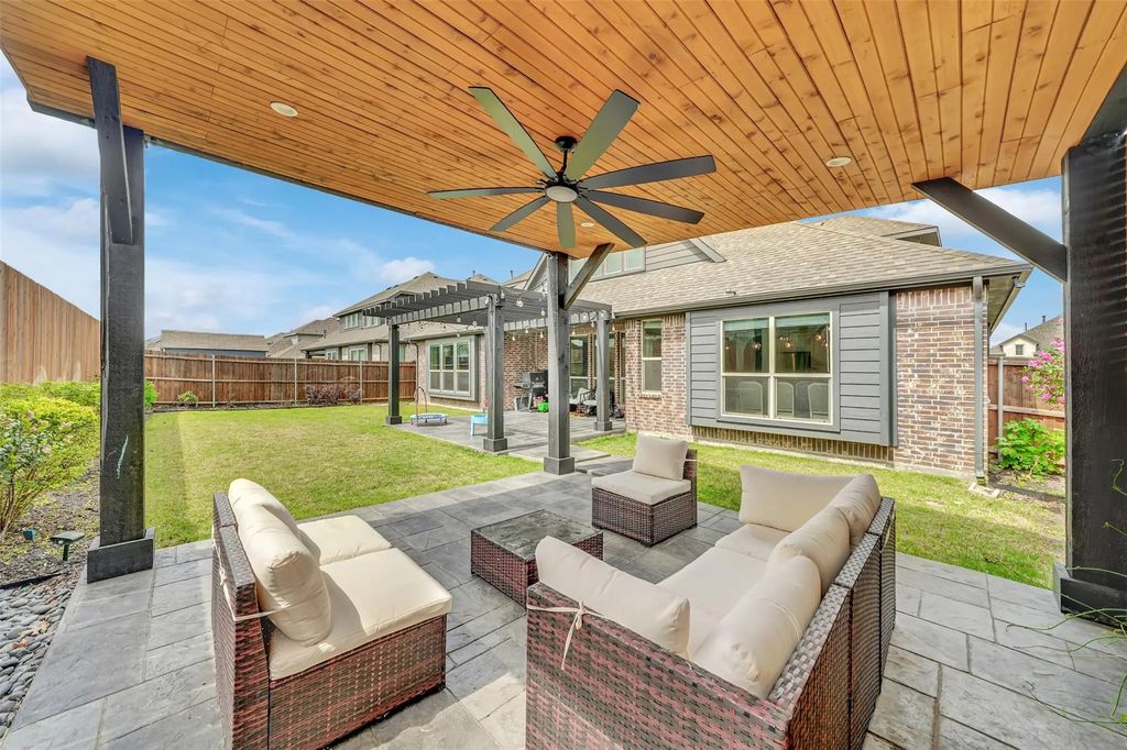 1108 Canterbury Lane, Forney