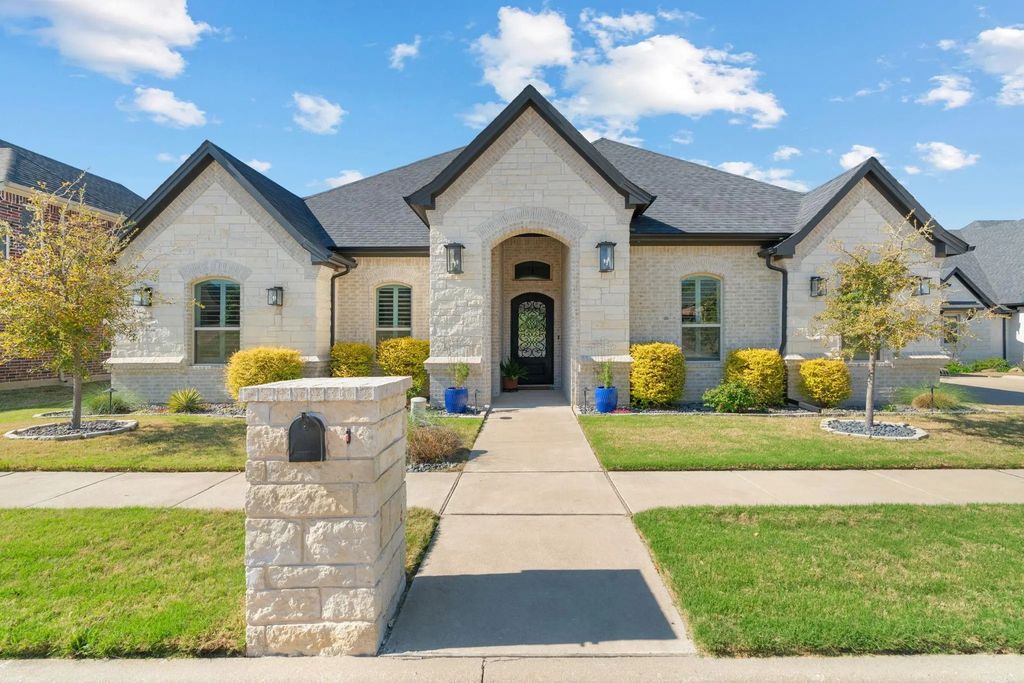328 Landview Drive, Burleson
