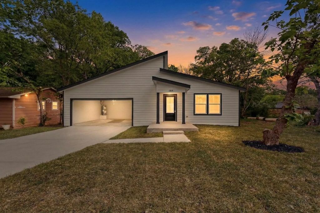 1009 Netherland Drive, Seagoville