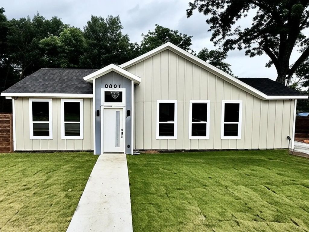 3801 Carpenter Avenue, Dallas