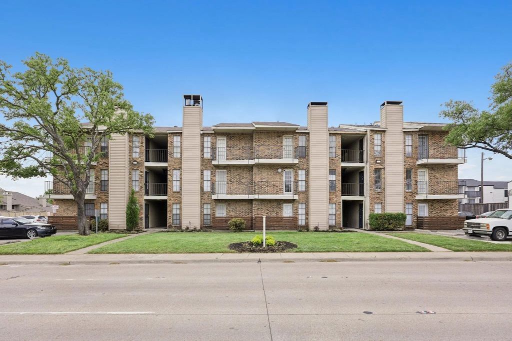 9520 Royal Lane 110, Dallas