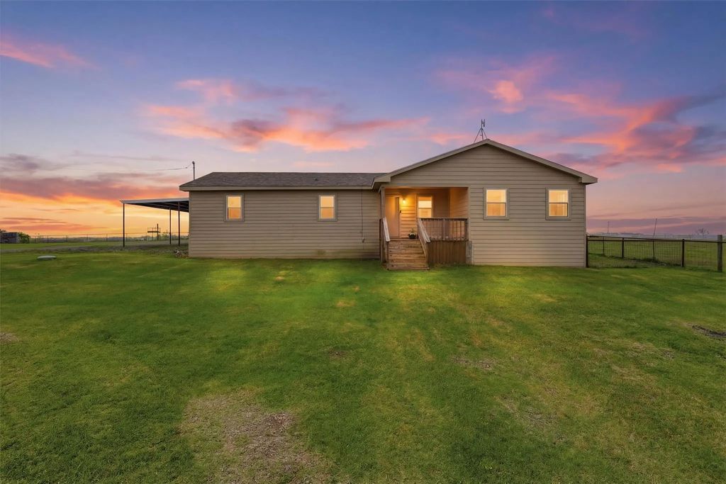 1051 Pigg Road, Waxahachie