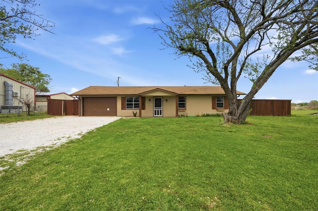 29361 Us Highway 82, Whitesboro