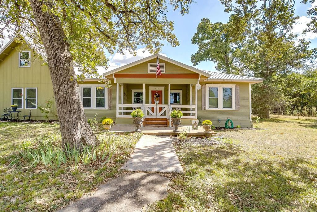 136 Hill County Road 1413 E, Grandview