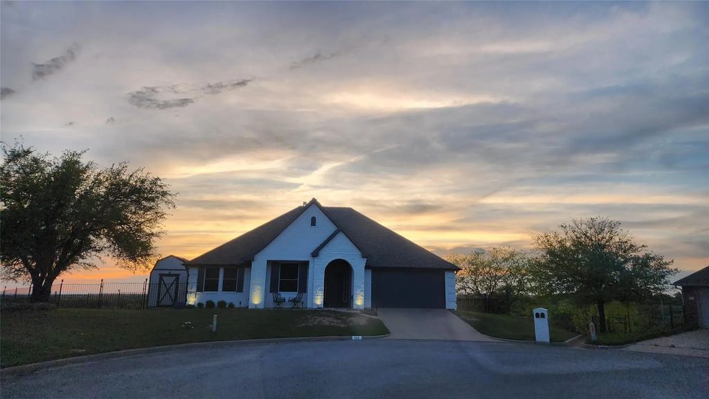622 Elizabeth Place, Weatherford