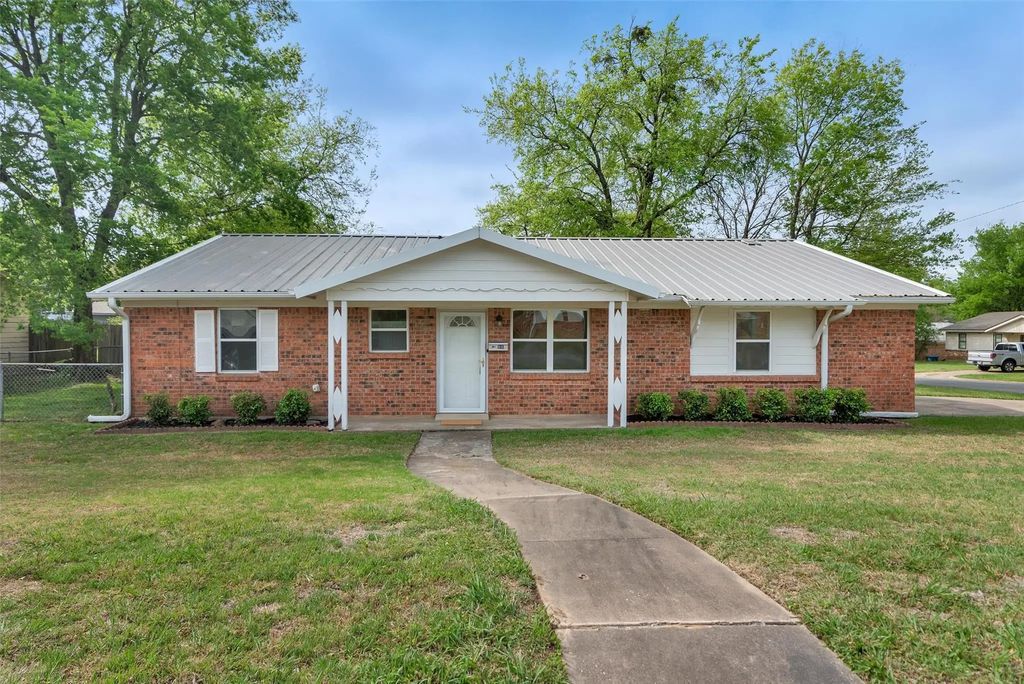 146 Bob White Road, Denison
