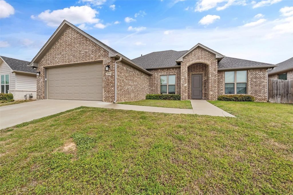 11415 Windsor Park, Tyler