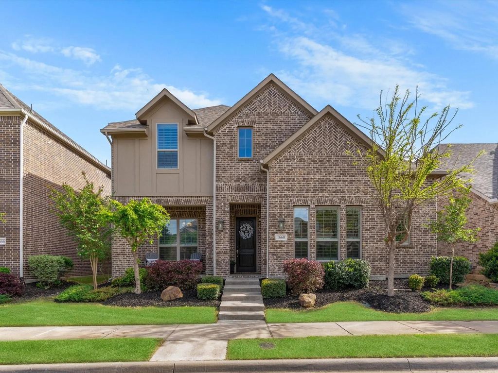 1660 Coventry Court, Farmers Branch
