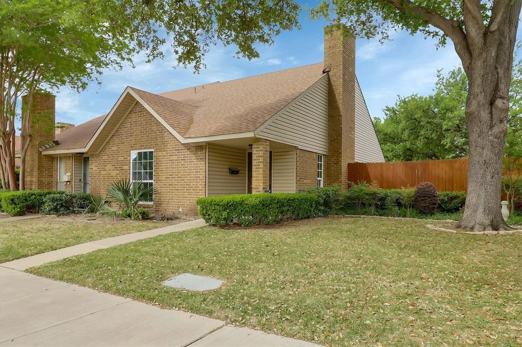 2018 Embassy Way, Carrollton