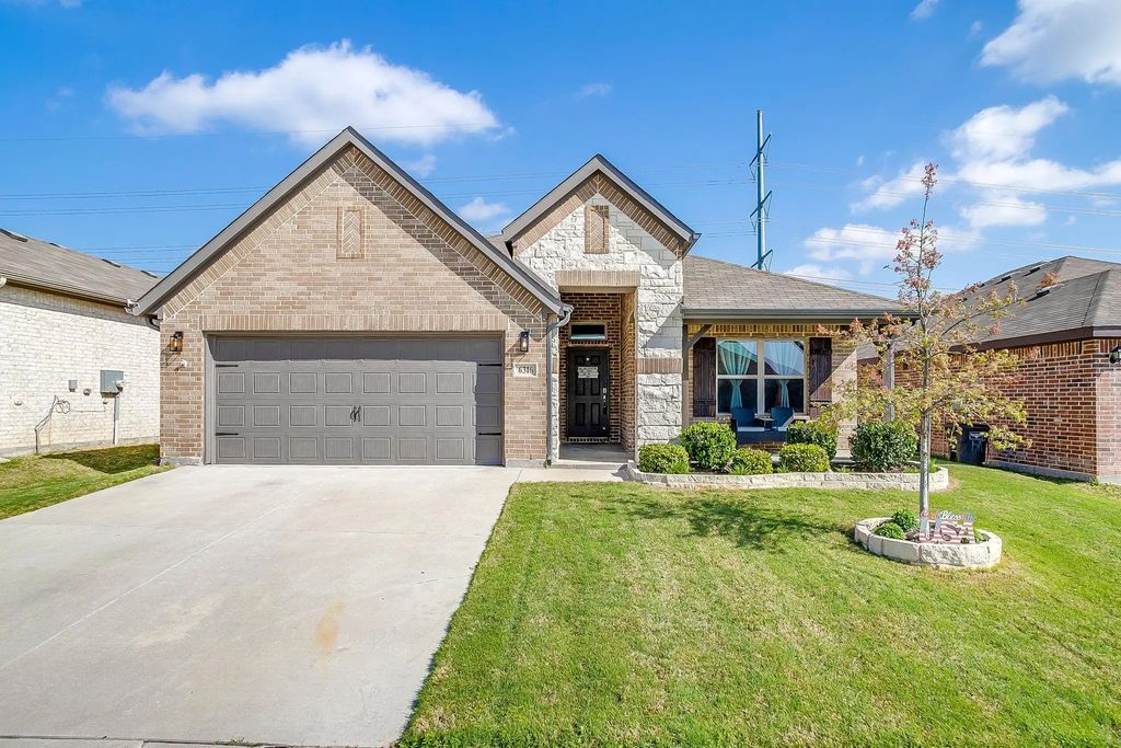 6316 Utopia Drive, Fort Worth