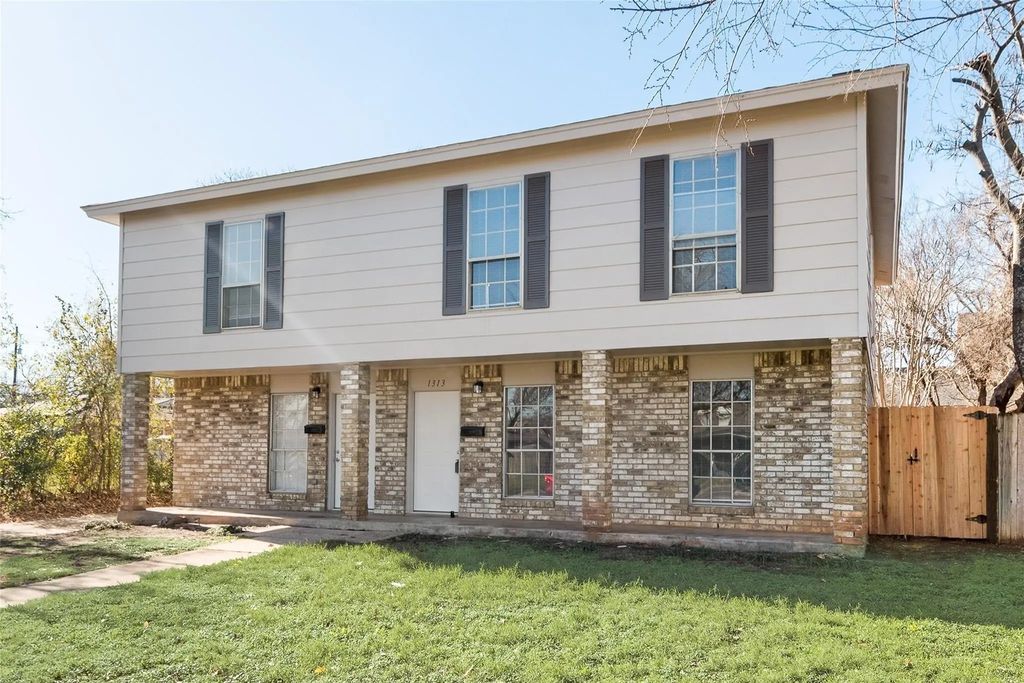 1313 Willow Wood Court, Irving