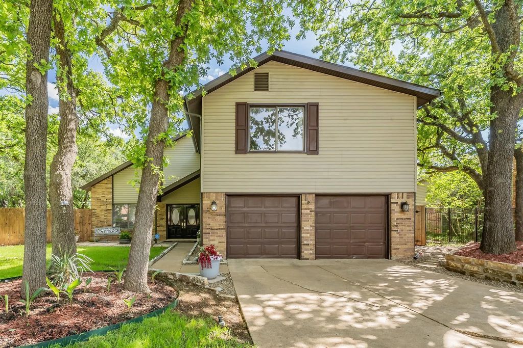 3008 Glenwood Court, Bedford