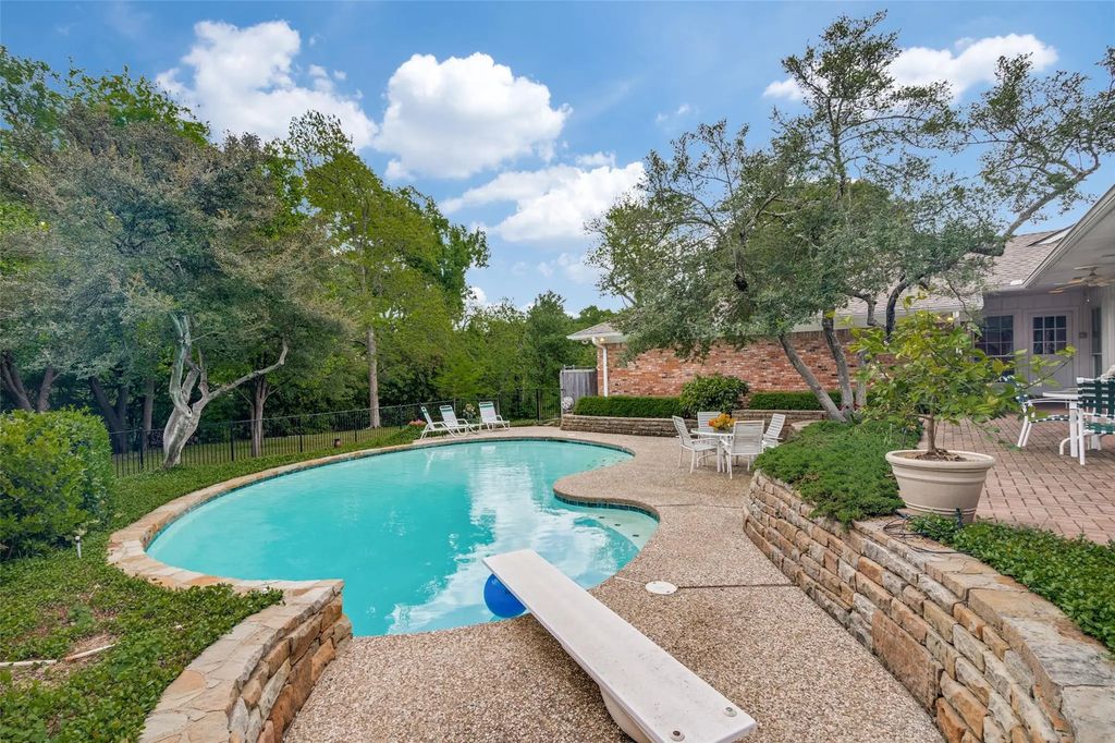 16920 Preston Bend Drive, Dallas