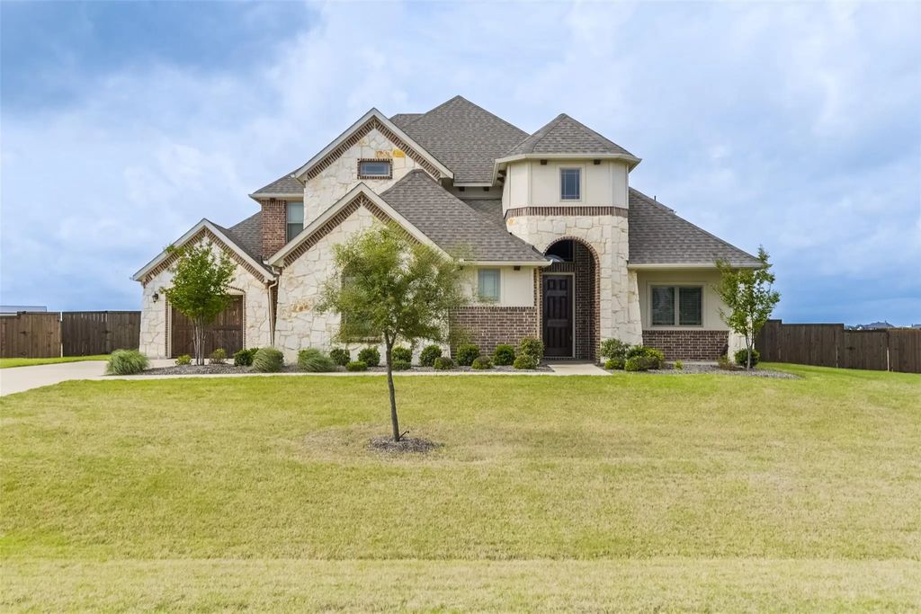 640 Lakota Parkway, Waxahachie