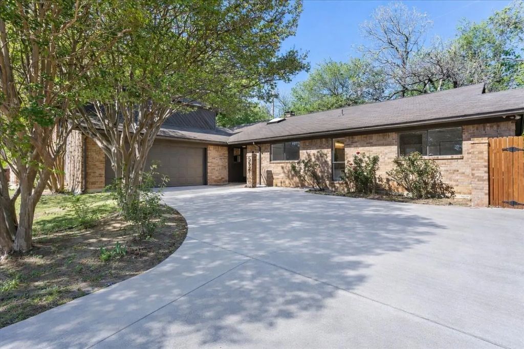 5521 Chimney Rock Road, Fort Worth