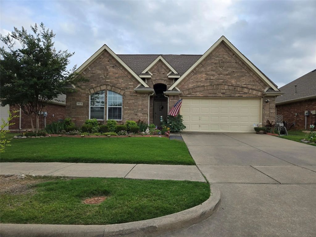 6013 Meadowglen Drive, Denton