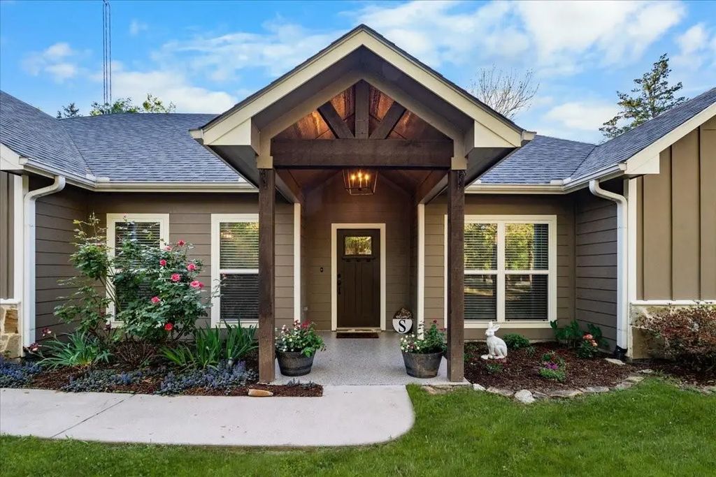 617 Rs County Road 1180, Emory