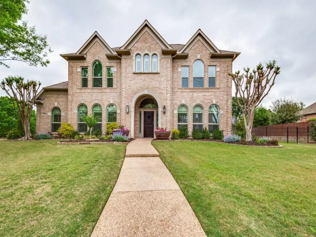 813 Weybridge Lane, Keller