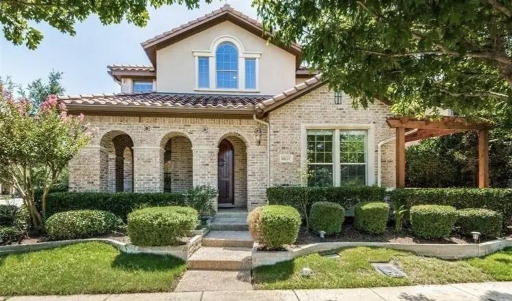 6821 Camino Rio, Irving
