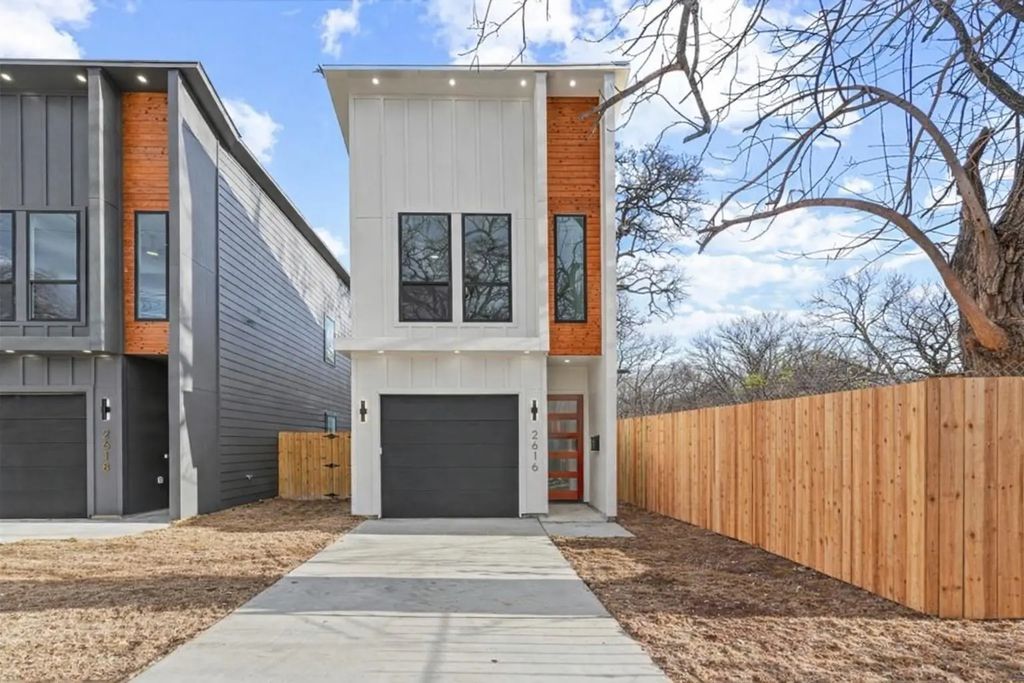 2616 Birmingham Avenue, Dallas
