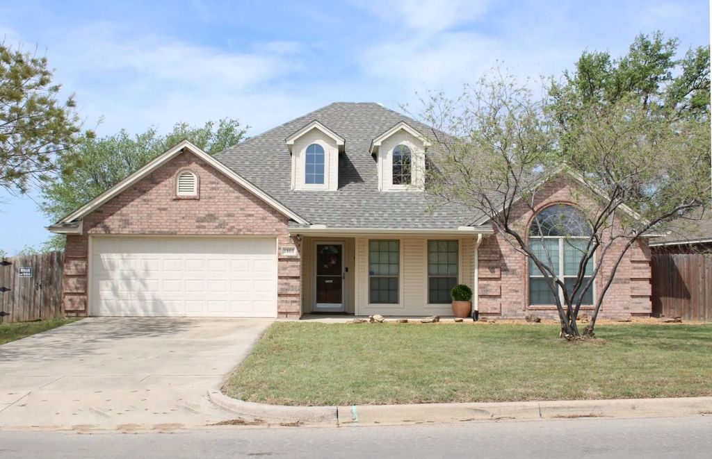 1801 Roadrunner Drive, Weatherford