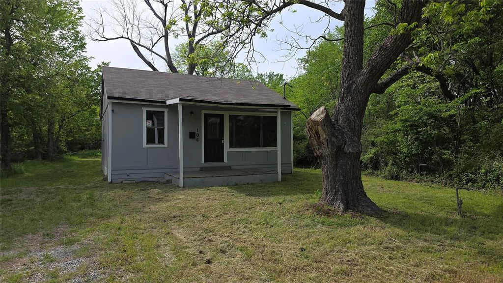 106 S Wilson Street, Ladonia