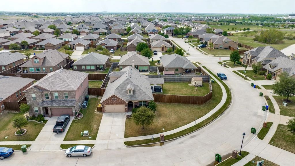 5100 Crystal Lake Avenue, Krum