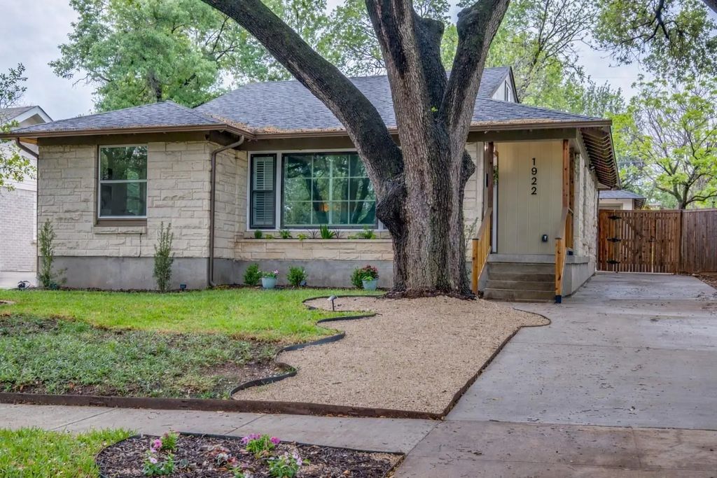 1922 Elmwood Boulevard, Dallas