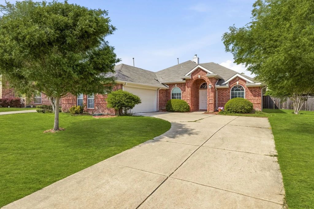 2210 High Point Drive, Sachse