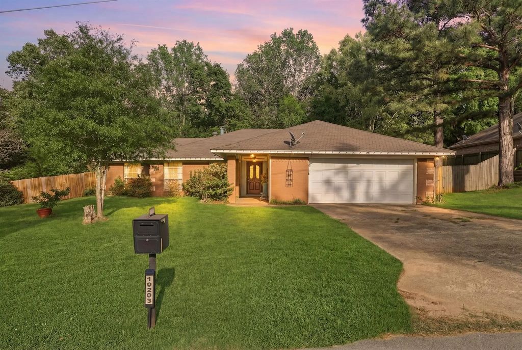 10203 Crestview Drive, Tyler