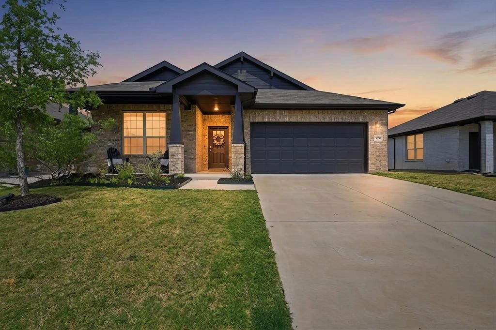 924 Ravenwood Lane, Van Alstyne
