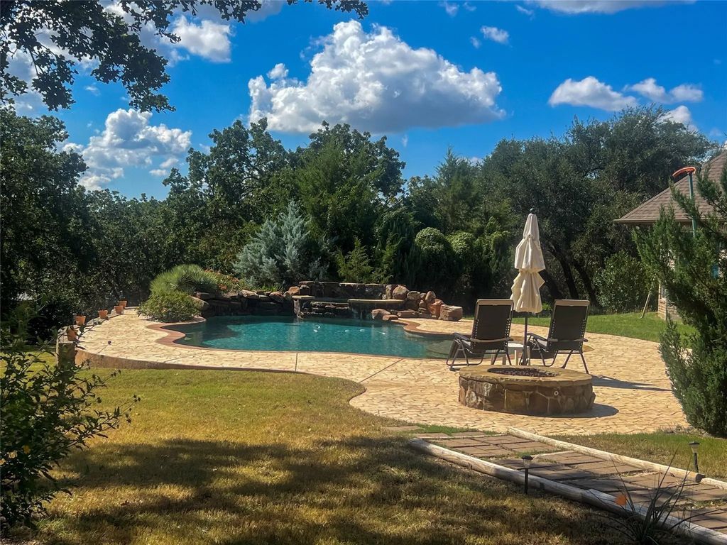 114 Redtail Court, Weatherford