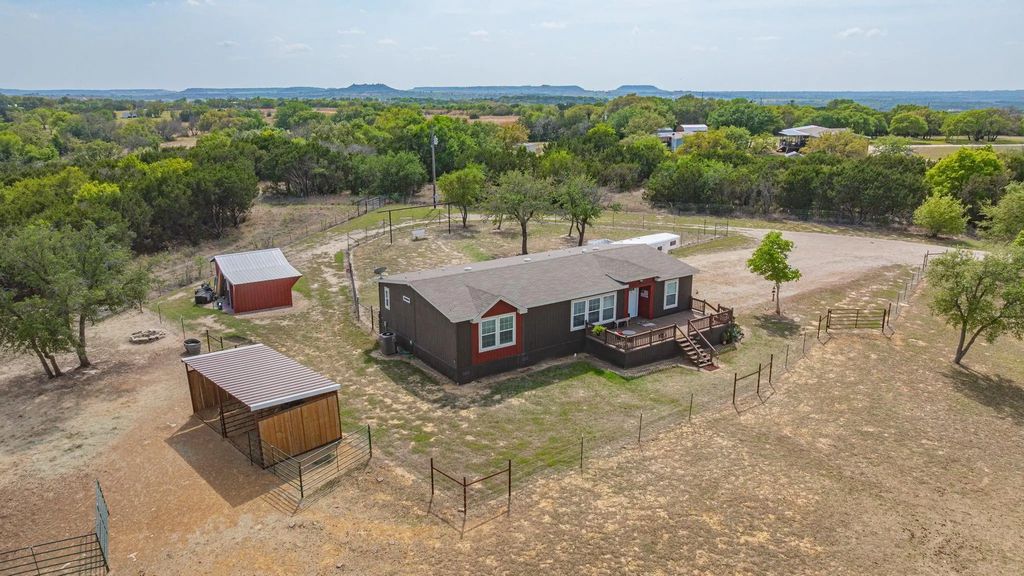 8270 County Road 196, Bluff Dale