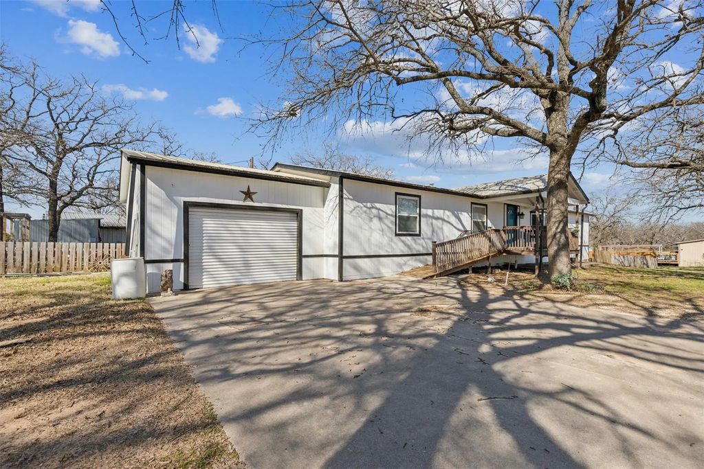 3217 E Fm 916, Cleburne