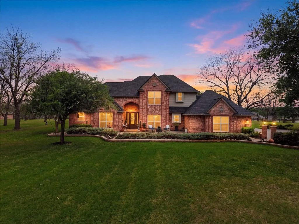 10020 Flight Plan Drive, Granbury