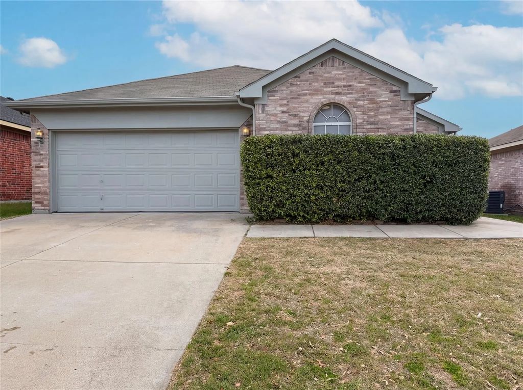 6332 Downeast Drive, Fort Worth