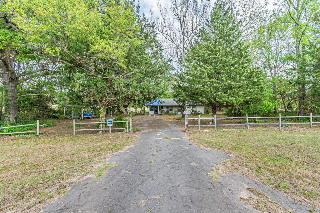 2239 S Fm 14, Mineola