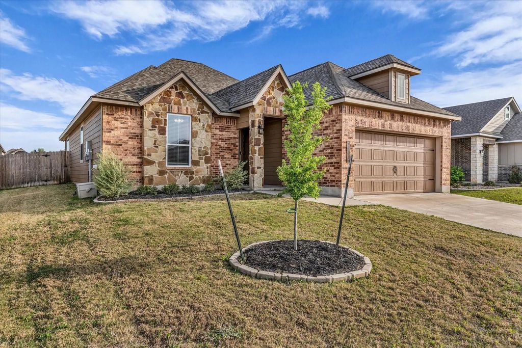 7008 Llano Drive, China Spring