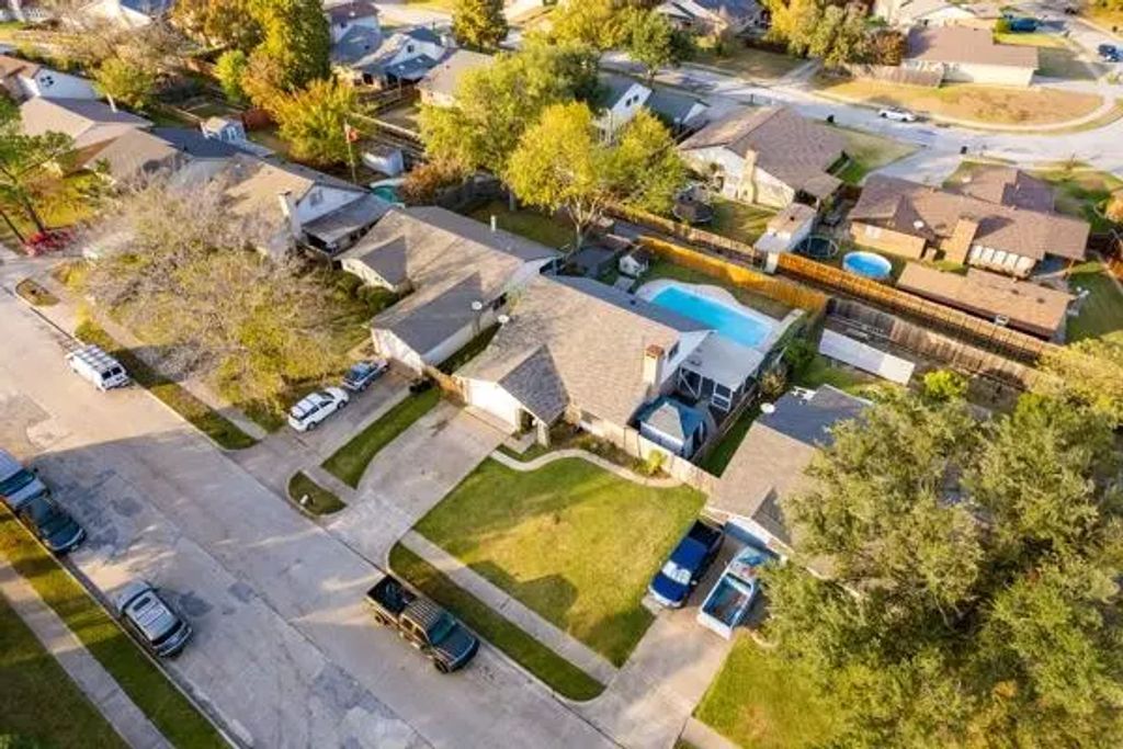 813 Via Avenida, Mesquite