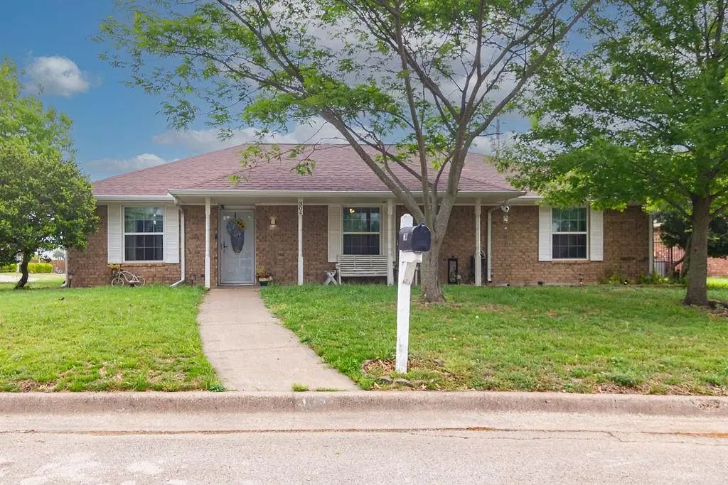 304 Johnston Boulevard, Waxahachie