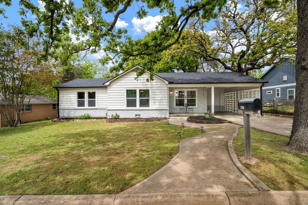 621 W Brock Street, Denison