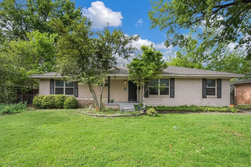 2216 Springhill Drive, Dallas