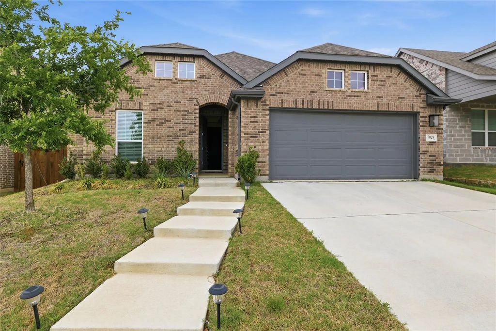7029 Buffalo Cross Trail, Fort Worth