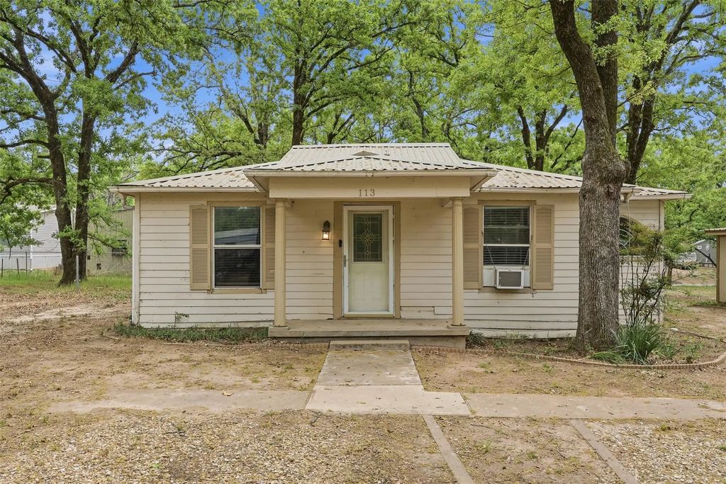 113 Karen Lane, Gun Barrel City