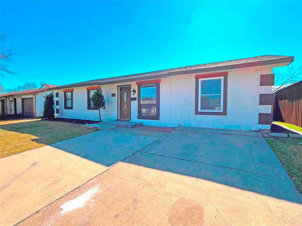 3829 Newport Drive, Garland