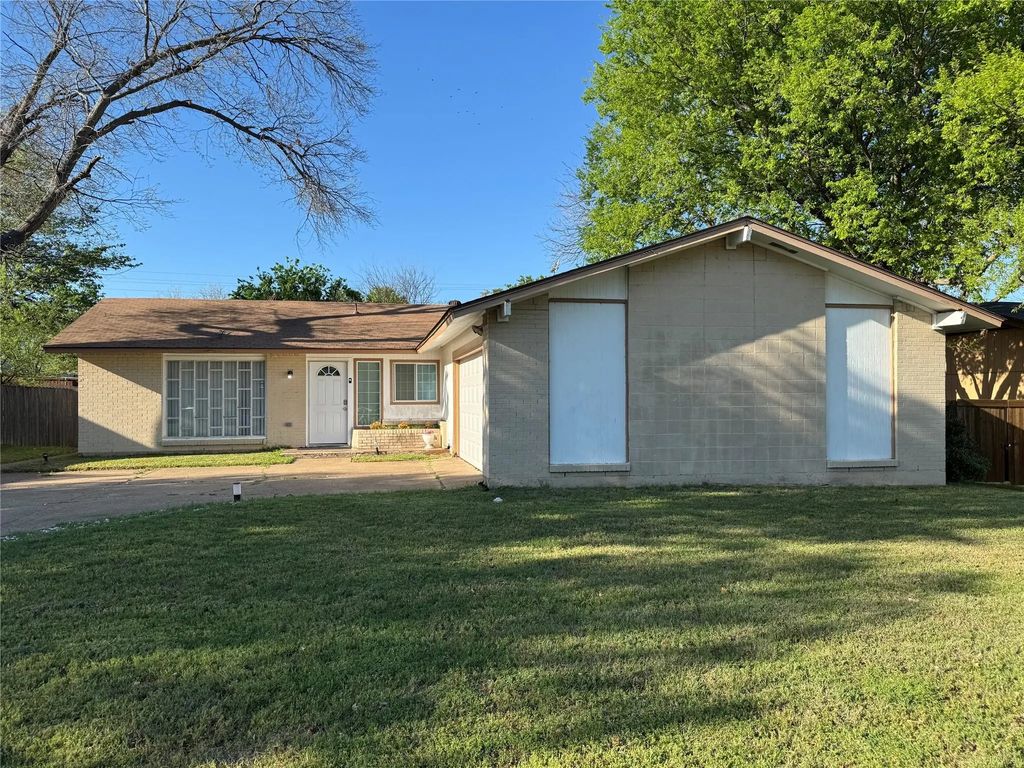 1811 Vatican Lane, Dallas