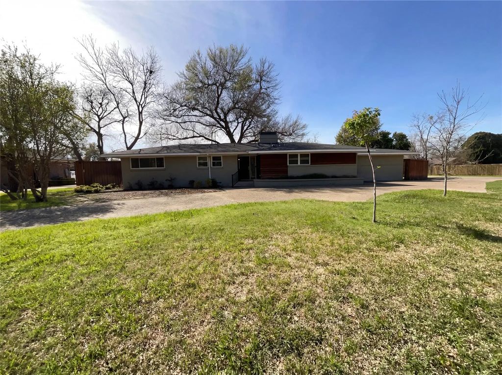 4106 Walnut Hill Lane, Dallas